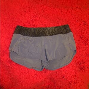 Lululemon Speed Up Shorts 2.5 (size 6)